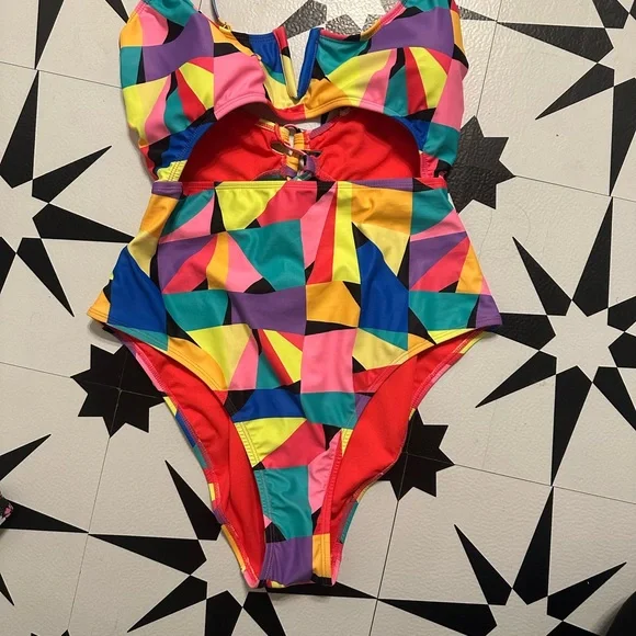 NWOT Geo Cut Out One Piece Swimsuit - Picture 5 of 8